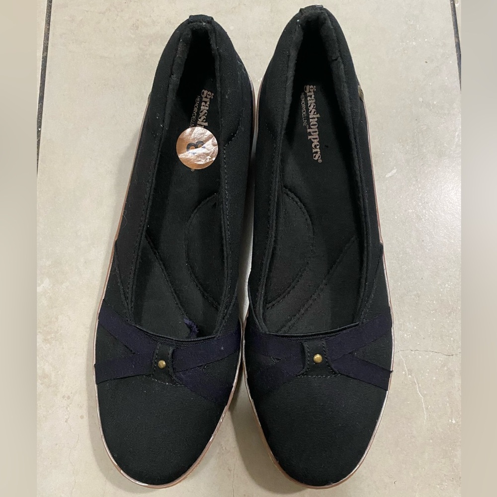 Grasshoppers Women's Black Loafers with Navy Accents Size 8